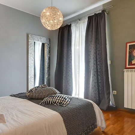 Luxury On Two Floors With Swimming Pool Appartamento *