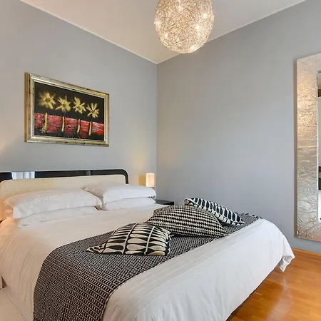 Luxury On Two Floors With Swimming Pool 메덜린