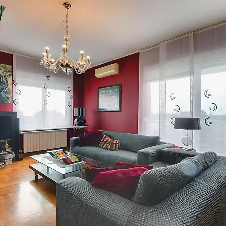 Luxury On Two Floors With Swimming Pool *