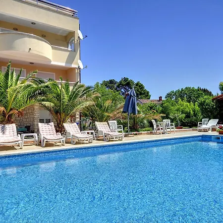 Luxury On Two Floors With Swimming Pool Appartamento Medolino